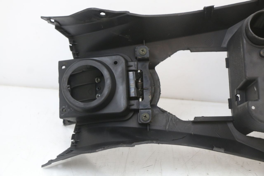 photo de TAPA DEPOSITO LONGJIA EASY MAX 125 (2020 - 2024) - Estado de la superficie y material