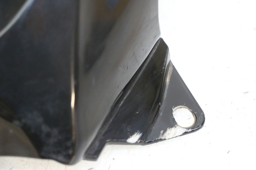 photo de TAPA DEPOSITO STAHO FH 50 (2018 - 2019) - Detalles de los puntos de fijación