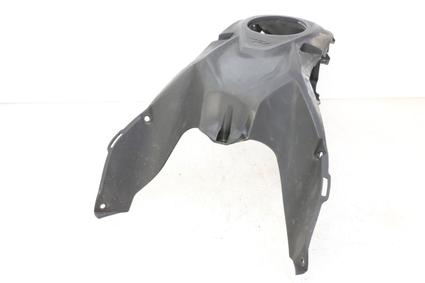 photo de TAPA DEPOSITO BMW G310 R 310 (2016 - 2020) - Primer plano técnico