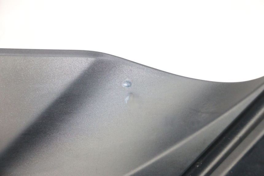 photo de CUBIERTA DEL DEPÓSITO IZQUIERDO SUZUKI GSR 750 (2011 - 2017) - Detalle de la pieza