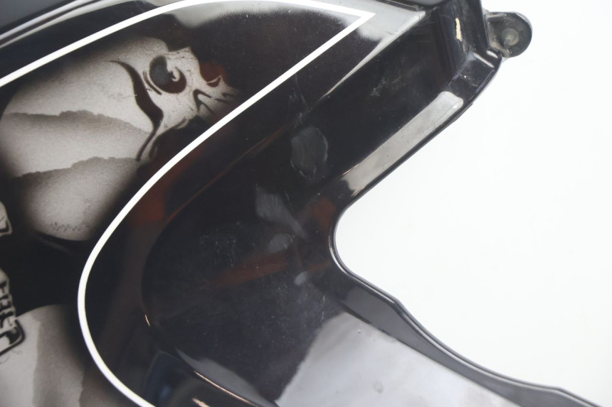 photo de TAPA DEPOSITO IZQUIERDO CAN-AM SPYDER RS 1000 (2008 - 2012) - Otra perspectiva
