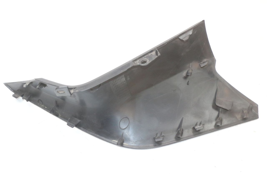 photo de TAPA DEPOSITO IZQUIERDO YAMAHA XMAX X-MAX ABS 125 (2017 - 2020) - Zoom estado de uso