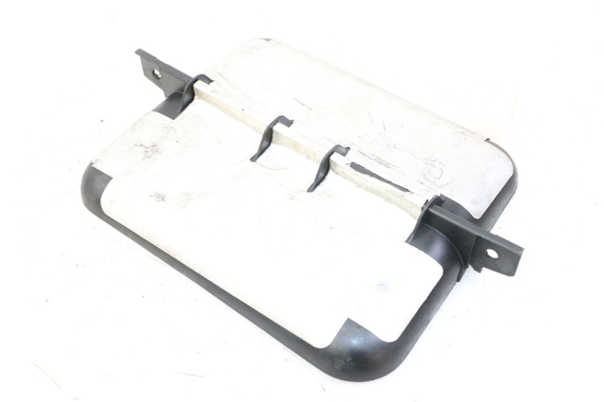 photo de TAPA DEPOSITO KYMCO XCITING 500 (2007 - 2010) - Detalle de la pieza