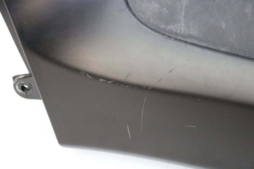 photo de TAPA DEPOSITO PIAGGIO MP3 HPE 350 (2018 - 2020) - Características distintivas