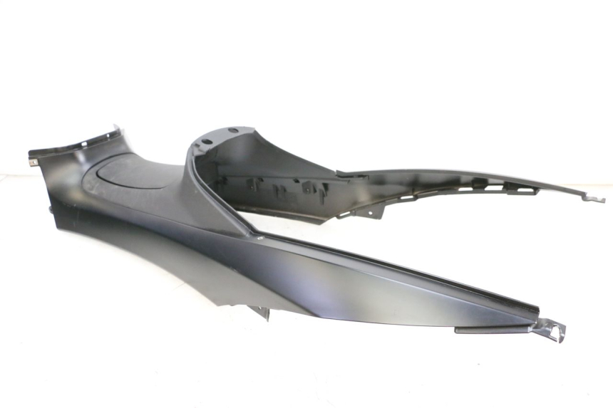 photo de TAPA DEPOSITO PIAGGIO MP3 HPE 350 (2018 - 2020) - Zoom sobre los componentes