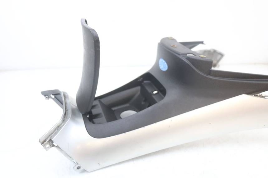 photo de TAPA DEPOSITO PIAGGIO MP3 LT 400 (2007 - 2012) - Primer plano técnico