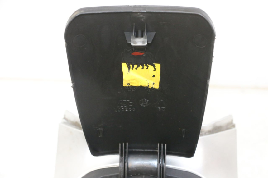 photo de TAPA DEPOSITO PIAGGIO MP3 LT 300 (2010 - 2016) - Detalle de la pieza