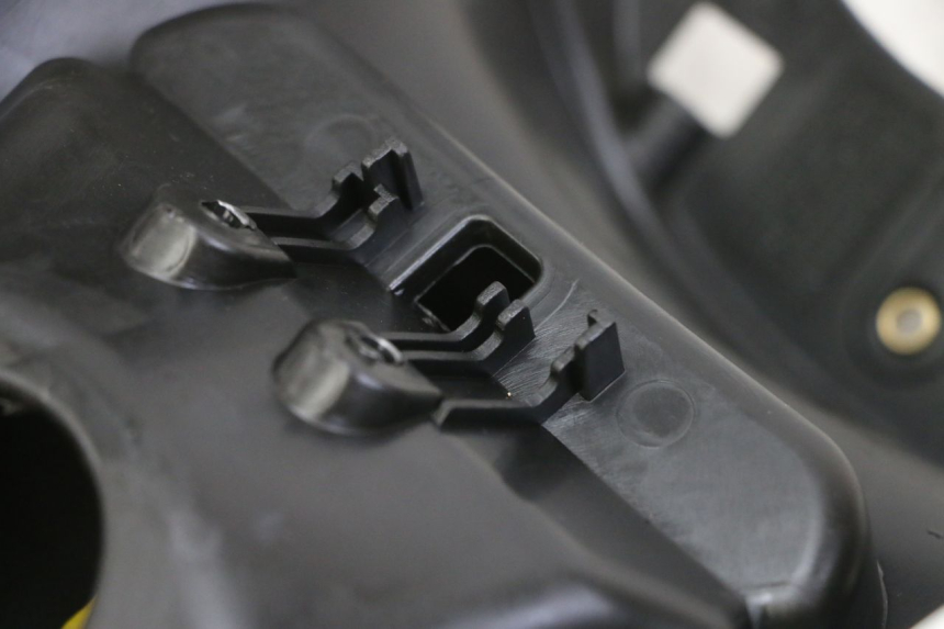 photo de TAPA DEPOSITO PIAGGIO MP3 LT 300 (2010 - 2016) - Otra vista del artículo