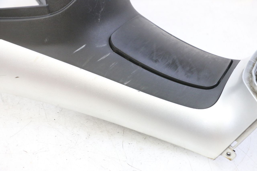 photo de TAPA DEPOSITO PIAGGIO MP3 LT 300 (2010 - 2016) - Inspección visual detallada