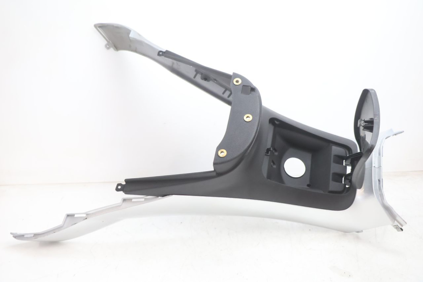photo de TAPA DEPOSITO PIAGGIO MP3 LT 300 (2010 - 2016) - Zoom estado de uso