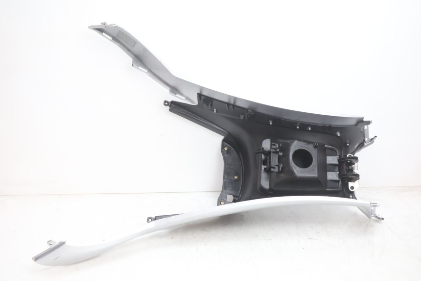 photo de TAPA DEPOSITO PIAGGIO MP3 LT 300 (2010 - 2016) - Recambio usado revisado