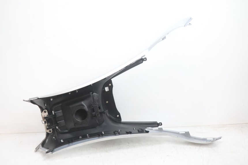 photo de TAPA DEPOSITO PIAGGIO MP3 LT 300 (2010 - 2016) - Marcados y referencias originales