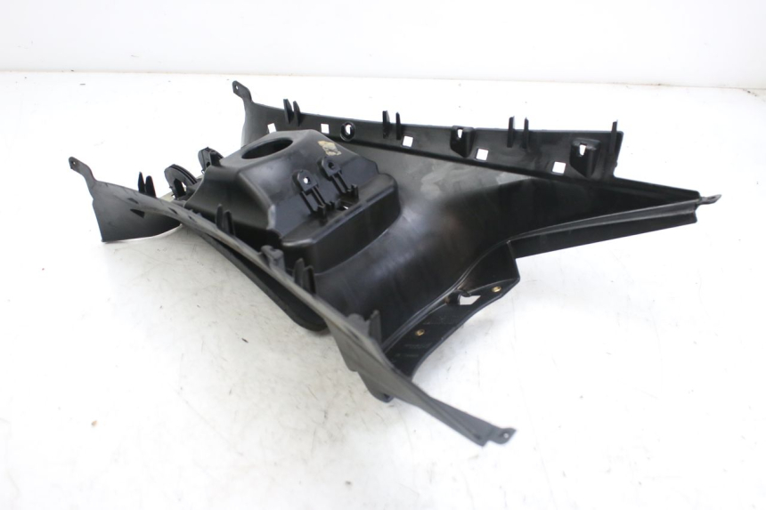 photo de CARENADO DE DEPÓSITO PIAGGIO MP3 RL 250 (2006 - 2010) - Otra perspectiva