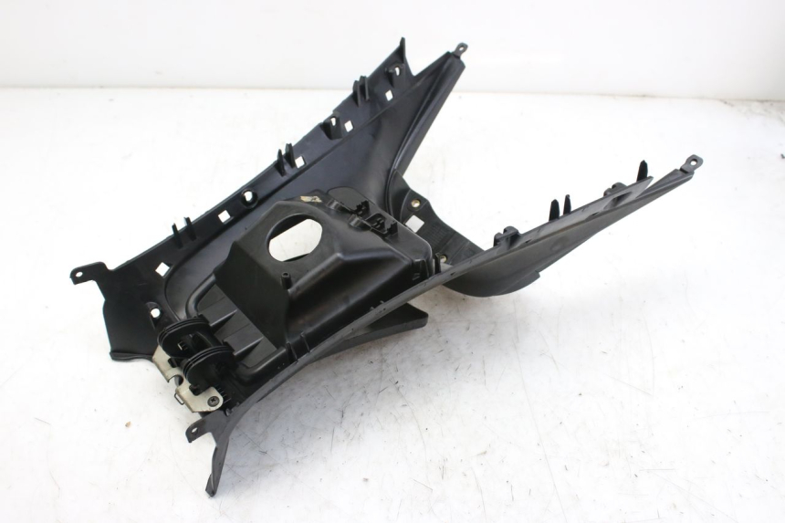 photo de CARENADO DE DEPÓSITO PIAGGIO MP3 RL 250 (2006 - 2010) - Primer plano técnico