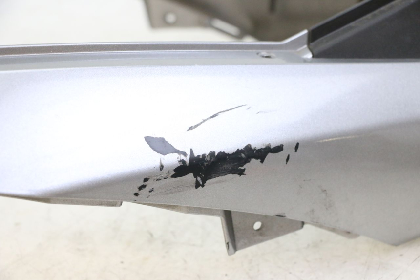 photo de CARENADO DE DEPÓSITO PIAGGIO MP3 500 (2014 - 2017) - Características distintivas