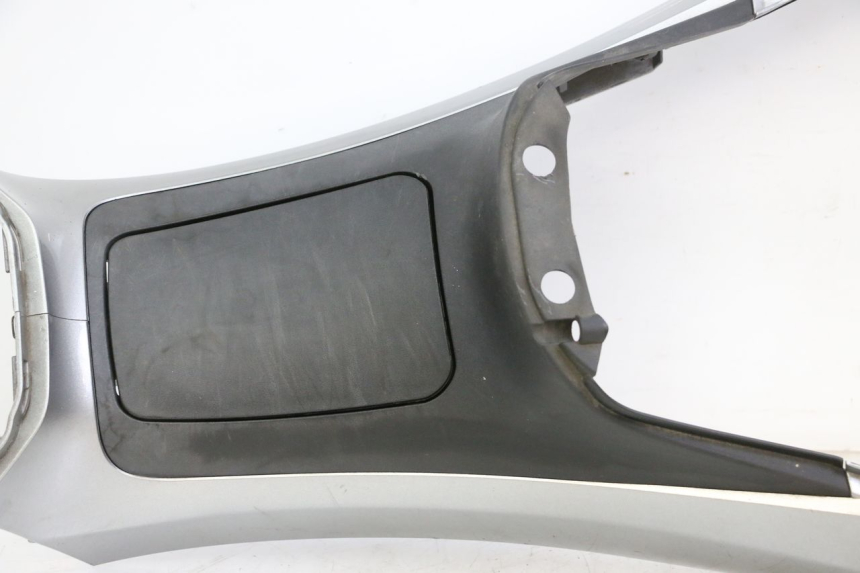 photo de CARENADO DE DEPÓSITO PIAGGIO MP3 500 (2014 - 2017) - Perfil de la pieza de repuesto