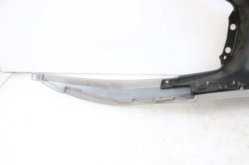 photo de CARENADO DE DEPÓSITO PIAGGIO MP3 500 (2014 - 2017) - Estado de la superficie y material