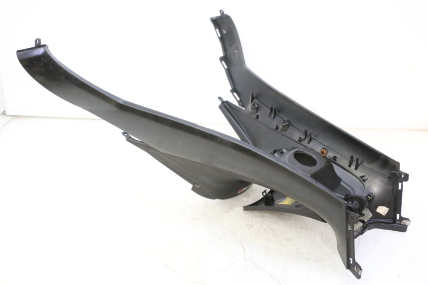 photo de TAPA DEPOSITO PIAGGIO MP3 500 (2011 - 2015) - Detalle de la pieza