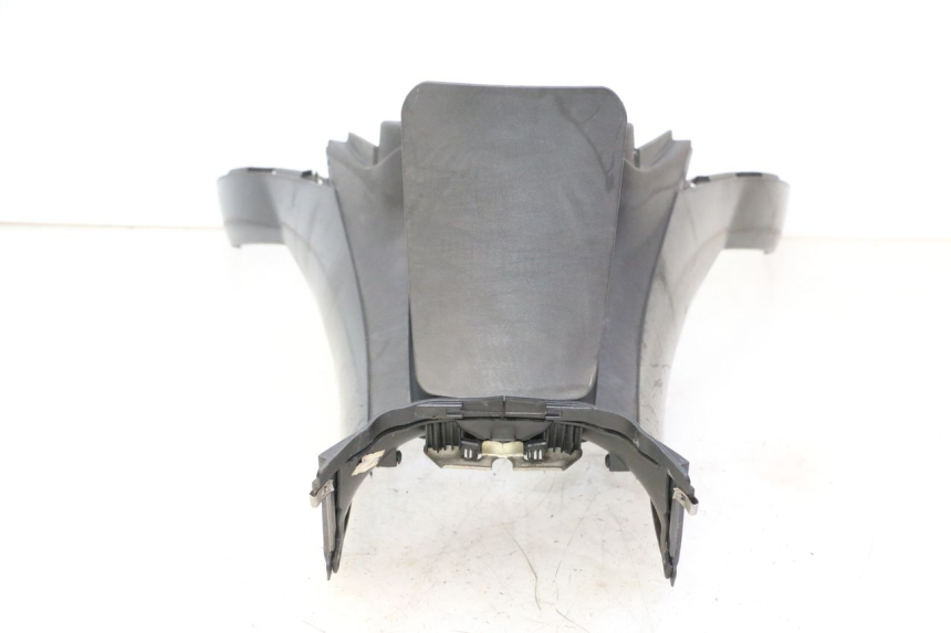 photo de TAPA DEPOSITO PIAGGIO MP3 500 (2011 - 2015) - Detalles de los puntos de fijación