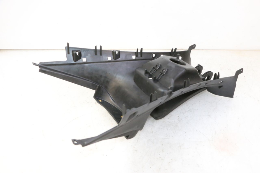 photo de TAPA DEPOSITO PIAGGIO MP3 125 (2006 - 2014) - Otra perspectiva