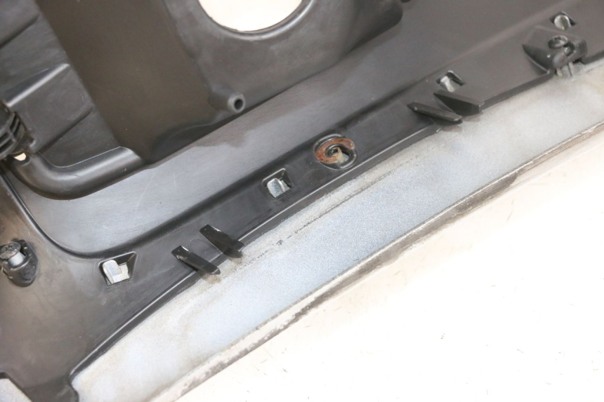 photo de CARENADO DE DEPÓSITO PIAGGIO MP3 RL 250 (2006 - 2010) - Zoom estado de uso