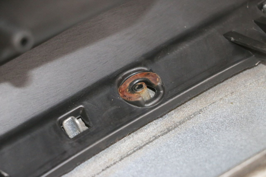 photo de CARENADO DE DEPÓSITO PIAGGIO MP3 RL 250 (2006 - 2010) - Otra perspectiva