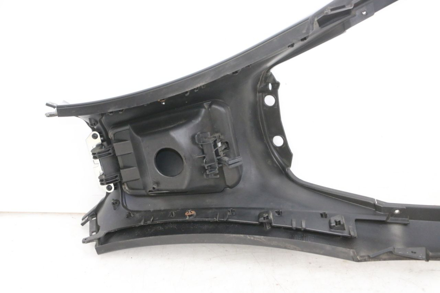 photo de TAPA DEPOSITO PIAGGIO MP3 500 (2016 - 2018) - Inspección visual detallada