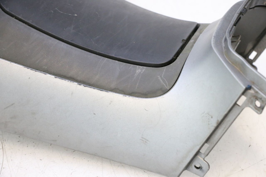 photo de TAPA DEPOSITO PIAGGIO MP3 125 (2006 - 2014) - Ángulo de visión alternativo