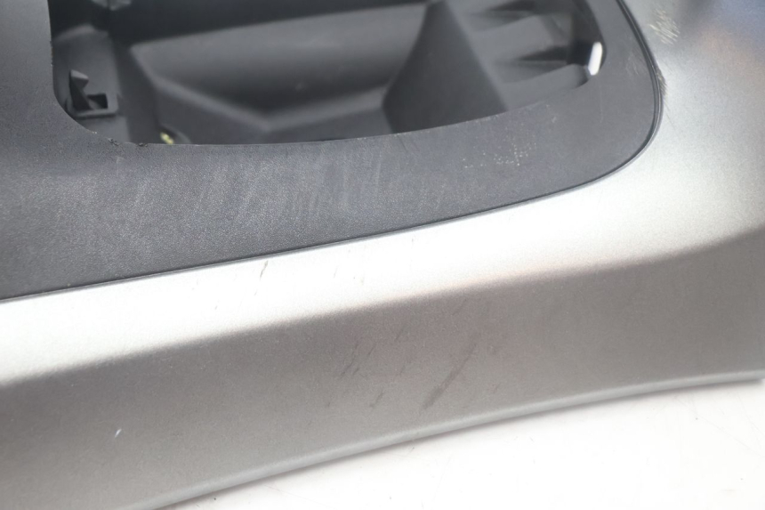 photo de TAPA DEPOSITO PIAGGIO MP3 500 (2016 - 2018) - Zoom estado de uso