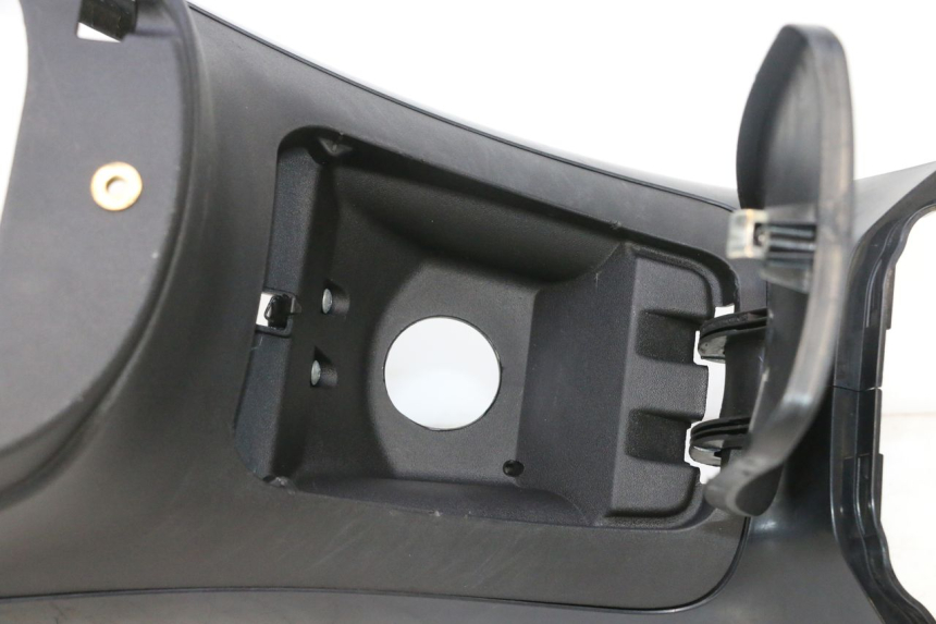 photo de TAPA DEPOSITO PIAGGIO MP3 500 (2011 - 2015) - Detalle de la pieza