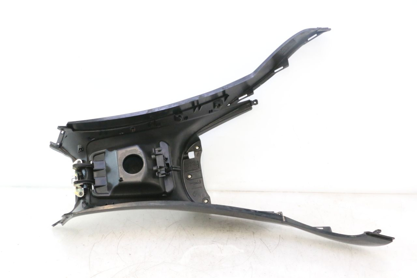 photo de TAPA DEPOSITO PIAGGIO MP3 500 (2011 - 2015) - Zoom estado de uso