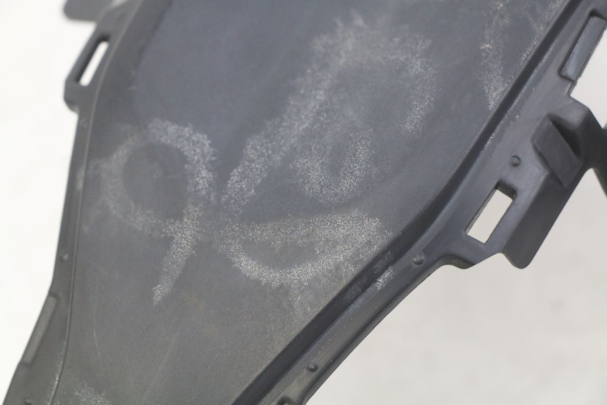 photo de CARENADO DE DEPÓSITO YAMAHA MT-07 MT07 700 (2018 - 2020) - Primer plano técnico