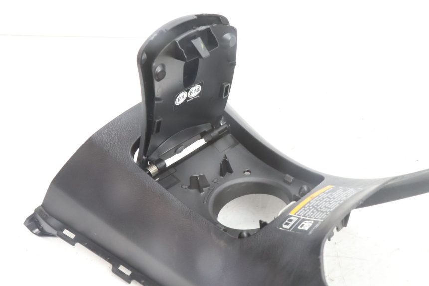 photo de TAPA DEPOSITO YAMAHA N-MAX NMAX 125 (2021 - 2024) - Otra perspectiva