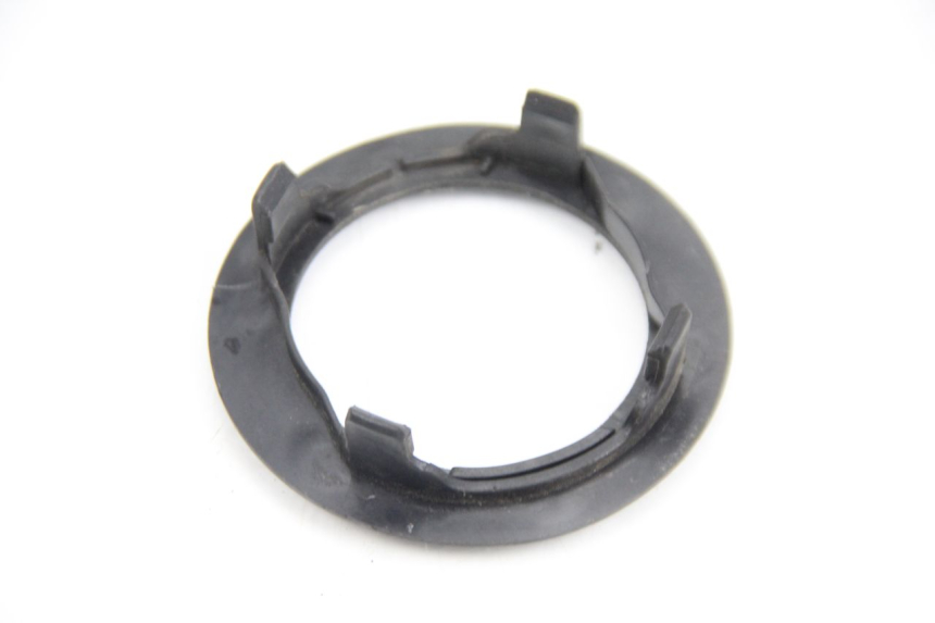 photo de TAPA DEPOSITO SYM ORBIT III 3 4T 50 (2021 - 2025) - Detalle de la pieza