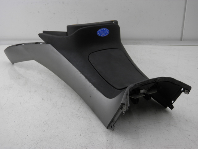 photo de TAPA DEPOSITO PIAGGIO MP3 RL 125 (2008 - 2009) - Detalles de los puntos de fijación