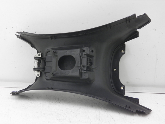 photo de TAPA DEPOSITO PIAGGIO XEVO - X EVO 125 (2010 - 2015) - Estado de la superficie y material