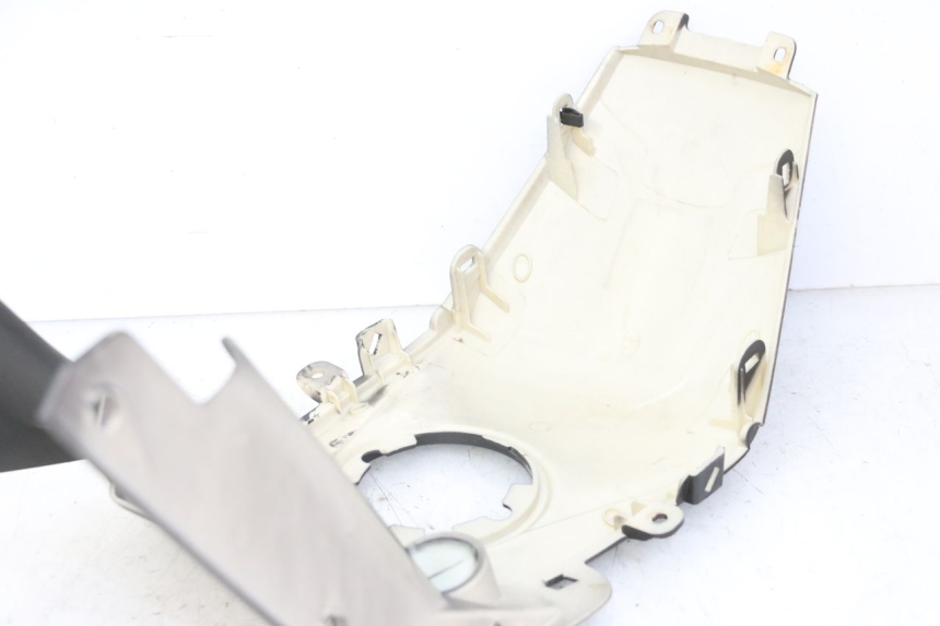 photo de TAPA DEPOSITO MAG POWER R-STREET 50 (2016 - 2025) - Primer plano técnico