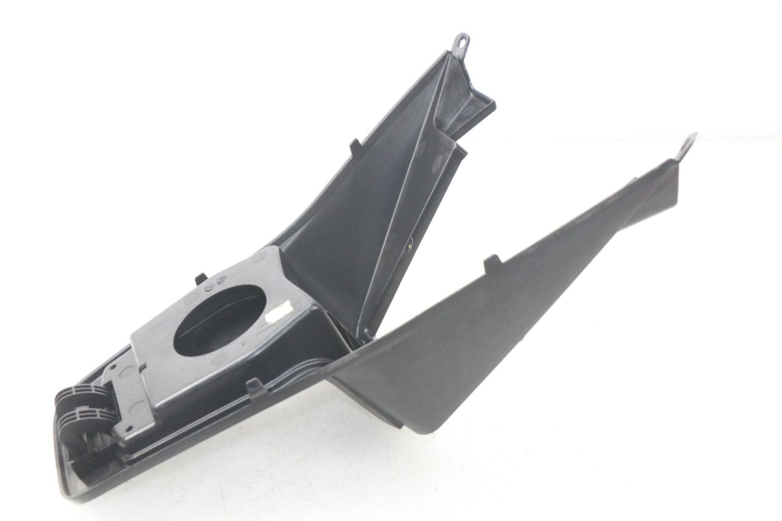 photo de TAPA DEPOSITO PEUGEOT SATELIS 125 (2006 - 2009) - Detalle de la pieza