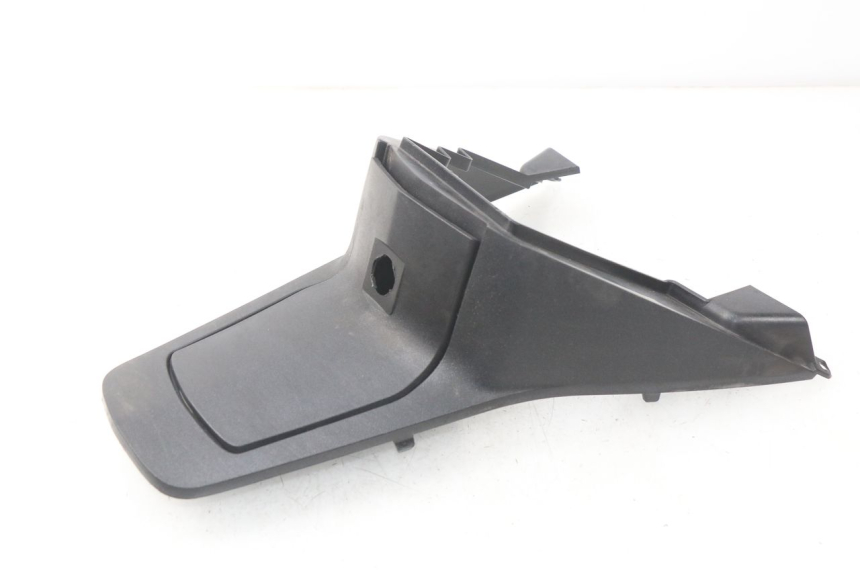 photo de TAPA DEPOSITO PEUGEOT SATELIS 125 (2006 - 2009) - Primer plano técnico