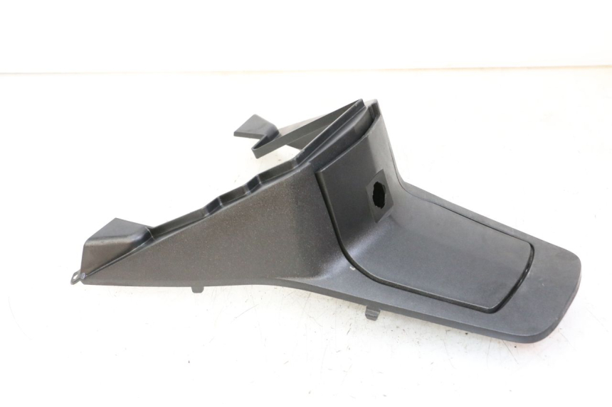 photo de TAPA DEPOSITO PEUGEOT SATELIS 125 (2013 - 2018) - Primer plano técnico