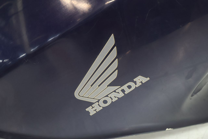 photo de TAPA DEPOSITO HONDA ST PAN EUROPEAN 1100 (1990 - 2002) - Primer plano técnico