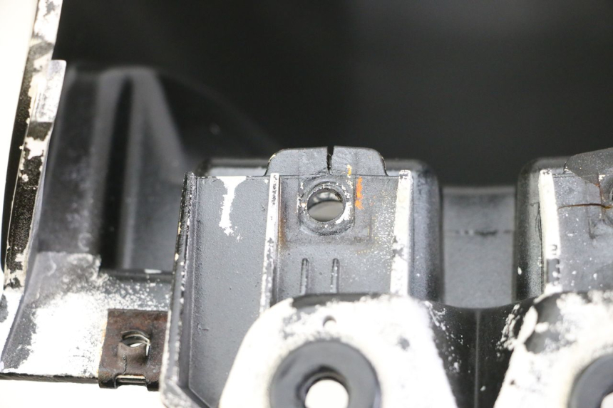 photo de TAPA DEPOSITO YAMAHA TZR 50 (2008 - 2016) - Primer plano técnico