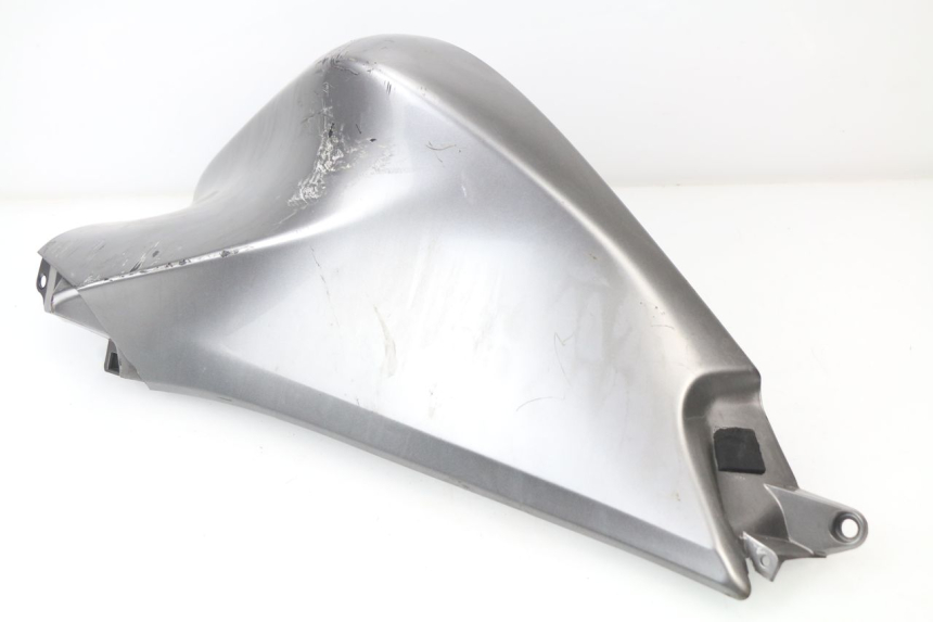 photo de TAPA DEPOSITO HONDA VFR F 1200 (2010 - 2015) - Primer plano técnico