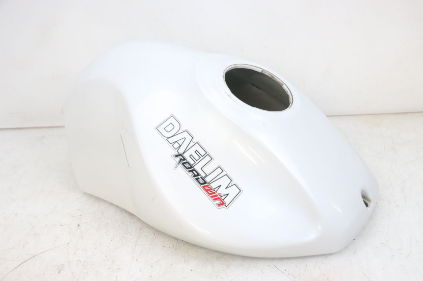 photo de CARENADO DE DEPÓSITO DAELIM VJ ROADWIN FI 125 (2008 - 2017) - Otra perspectiva