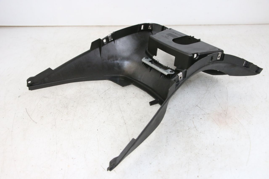 photo de CARENADO DE DEPÓSITO PIAGGIO X10 125 (2012 - 2017) - Zoom estado de uso