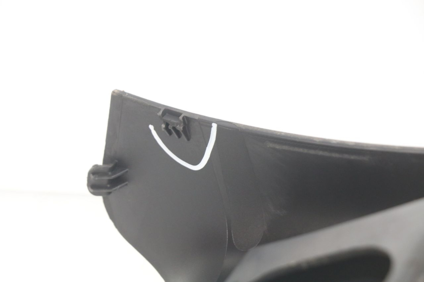 photo de CARENADO DE DEPÓSITO PIAGGIO X7 125 (2007 - 2013) - Primer plano técnico