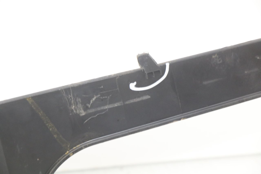 photo de CARENADO DE DEPÓSITO PIAGGIO X7 125 (2007 - 2013) - Detalles de los puntos de fijación