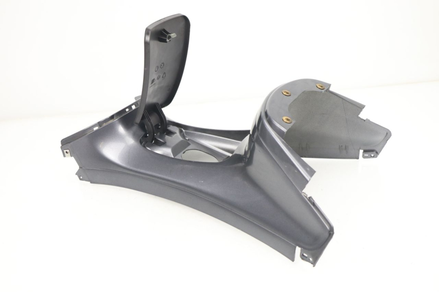 photo de TAPA DEPOSITO PIAGGIO X8 400 (2006 - 2007) - Estado de la superficie y material