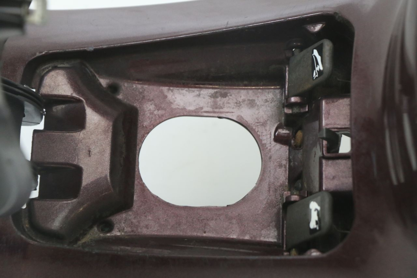 photo de CARENADO DE DEPÓSITO PIAGGIO X8 125 (2004 - 2007) - Primer plano técnico