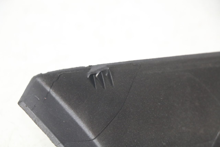 photo de CARENADO DE DEPÓSITO PIAGGIO X9 EVOLUTION 250 (2003 - 2007) - Primer plano técnico